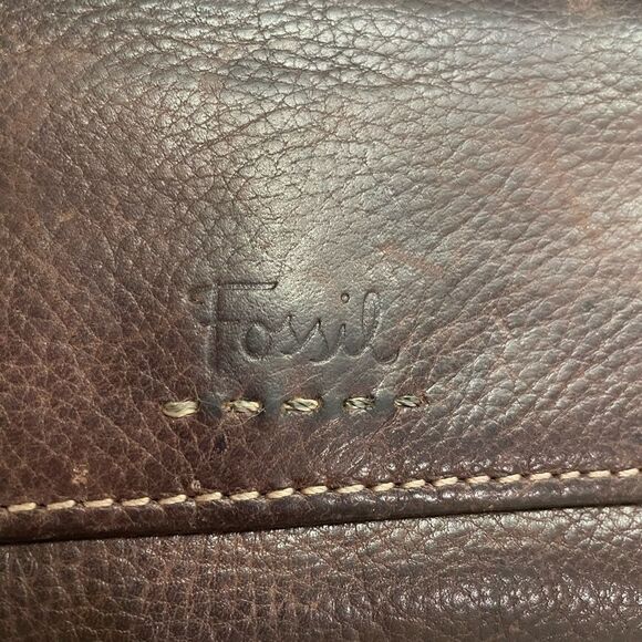 Fossil Genuine Leather Wallet - Picture 5 of 9